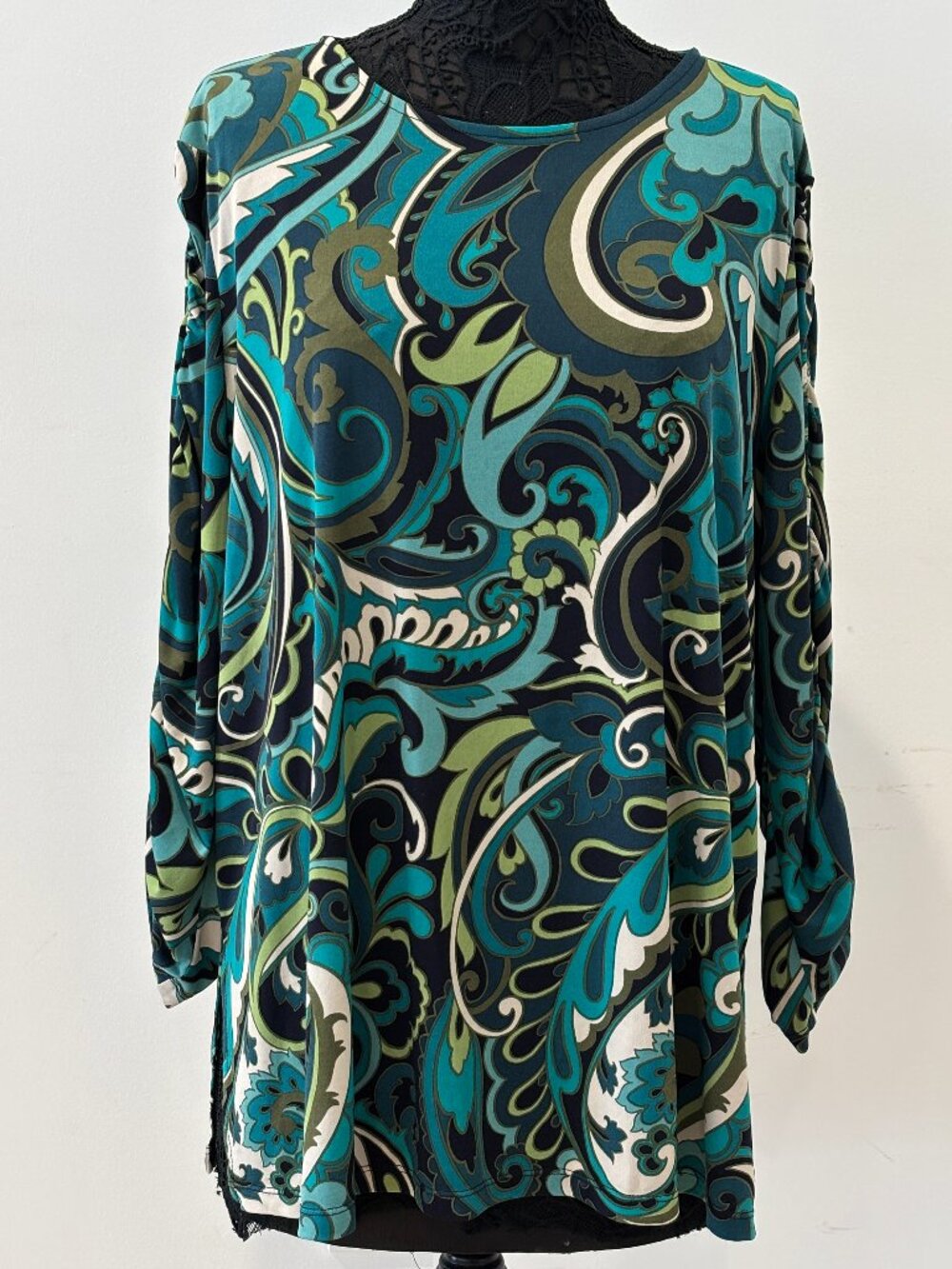 Susan Graver colorful swirled top, green, teal, blues, black, ruched sleeves, XL